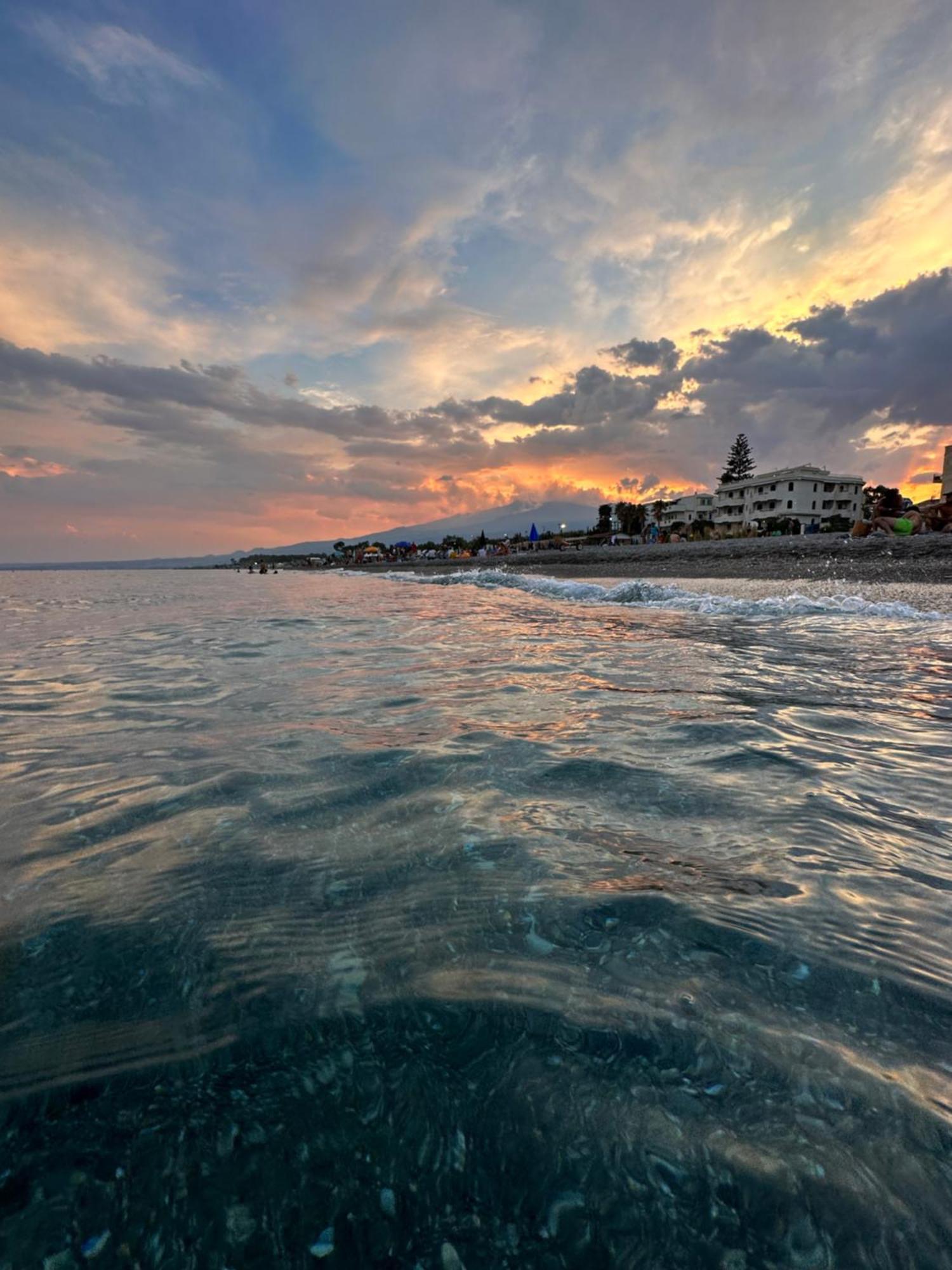 Appartamento I Puritani On The Beach Giardini Naxos Exterior photo